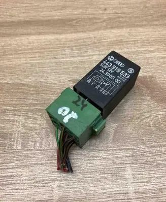Audi A4 S4 B5 8D Other relay 443919533 24390000