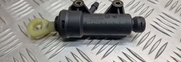 BMW 3 E46 Clutch master cylinder 21526758822 6758822