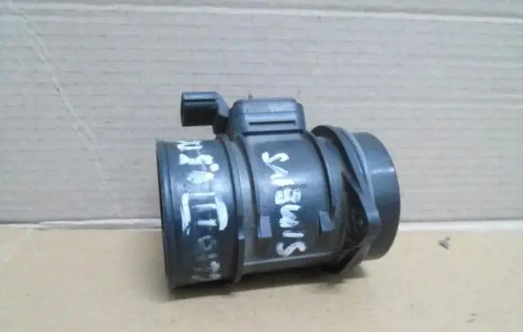 Renault Clio III Mass air flow meter 8200299956