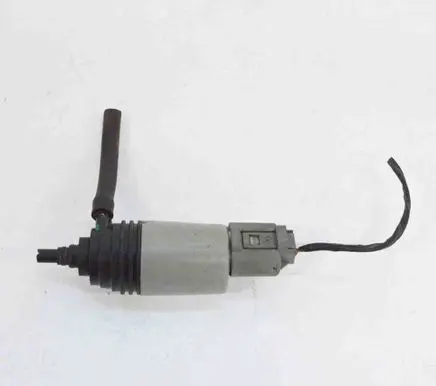 BMW 3 E90 E91 Windscreen/windshield washer pump 6934159