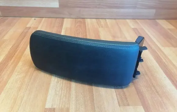 Renault Laguna III Armrest 1000967 47000140AB002 969204571R