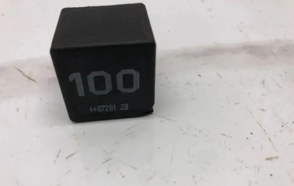 Audi A4 S4 B8 8K Other relay 7M0951253A V23136J6X45