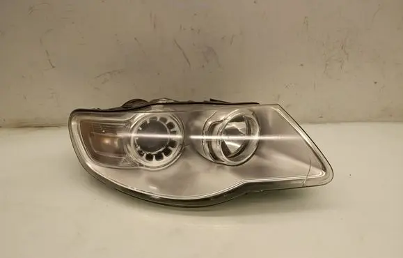 Volkswagen Touareg I Headlight/headlamp 