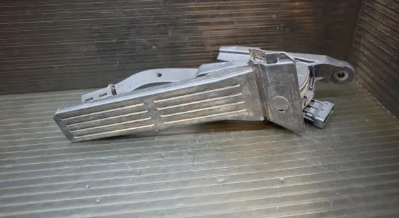 Hyundai i30 Accelerator throttle pedal 327003