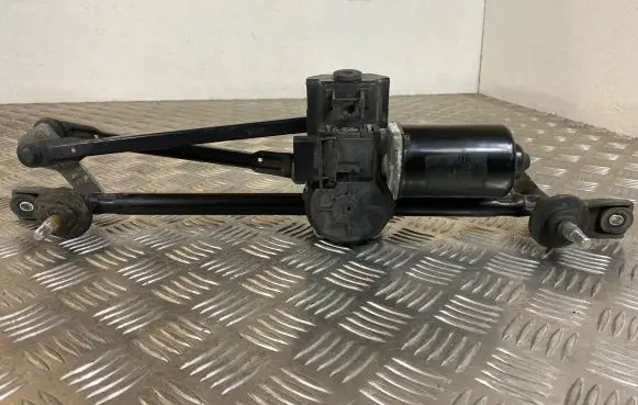 Hyundai Tucson JM Front wiper linkage and motor