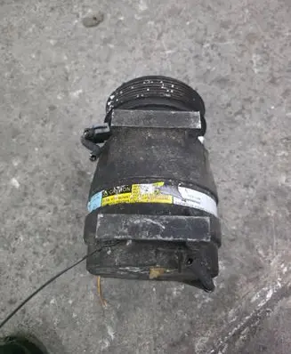 Renault Laguna I Air conditioning (A/C) compressor (pump) 1135320 892930900