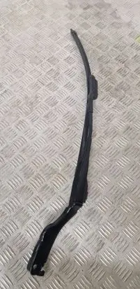 Volvo XC40 Front wiper blade arm 31457315