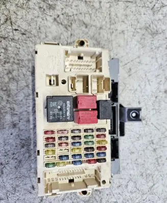 Fiat Punto (188) Fuse module 46812235NPL 46812235