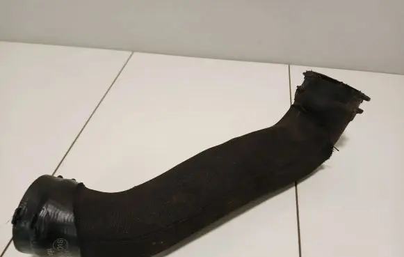 Audi A8 S8 D3 4E Intercooler hose/pipe 4e0145737l