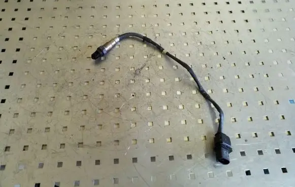 Volkswagen Polo IV 9N3 Lambda probe sensor 045906262 0281004064