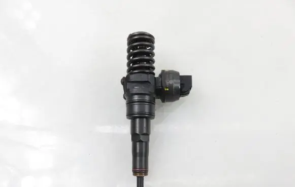 Audi A4 S4 B6 8E 8H Fuel injector 0414720216 038130073BA