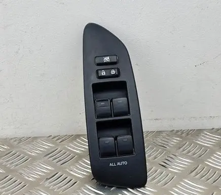 Toyota Auris 150 Electric window control switch 8404002080