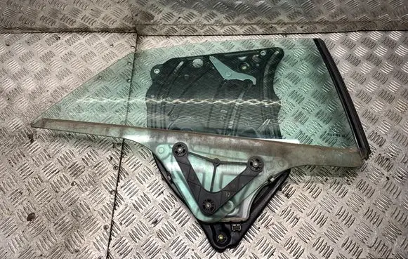 Mercedes-Benz E A207 Rear side window 961882103