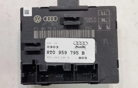 Audi A5 8T 8F Door control unit/module 8T0959795B