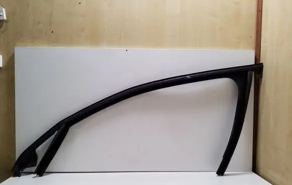 Fiat Tipo Rubber seal front door window/glass 