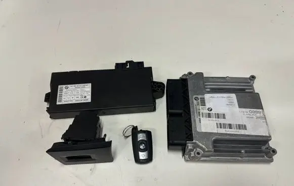 BMW 3 E90 E91 Engine ECU kit and lock set 7809000 9147195