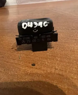 Mercedes-Benz E W210 Other switches/knobs/shifts 2108202210 D4316