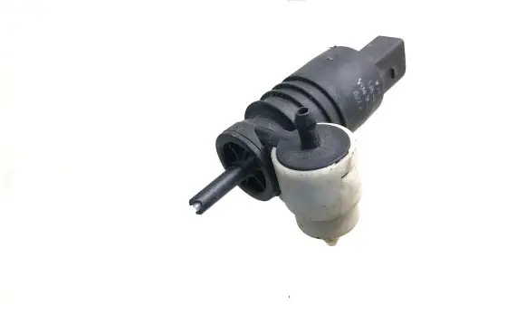 Volkswagen Golf IV Windscreen/windshield washer pump