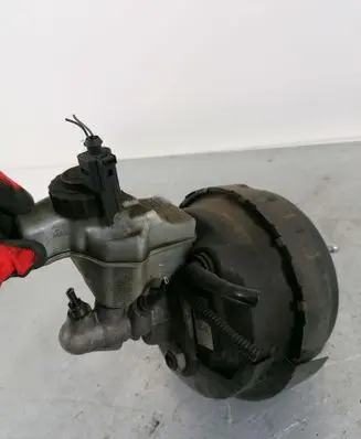 Volkswagen Tiguan Master brake cylinder 5N2614105C