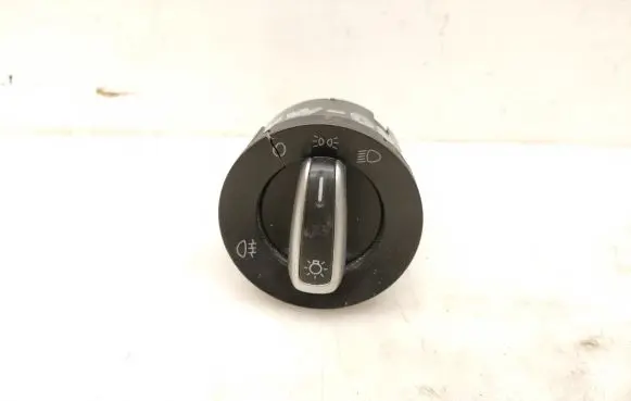 Volkswagen PASSAT B7 Light switch