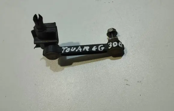 Volkswagen Touareg I Front height sensor lever 010000017008