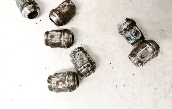 Toyota Avensis T250 Nuts/bolts 