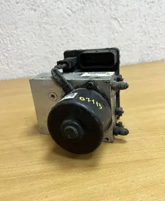 Jaguar S-Type ABS Pump XW432C219AE D7113