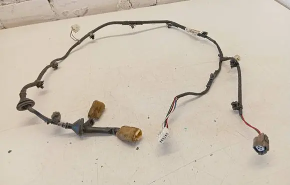 Ford Ranger Rear door wiring loom UR9367210A