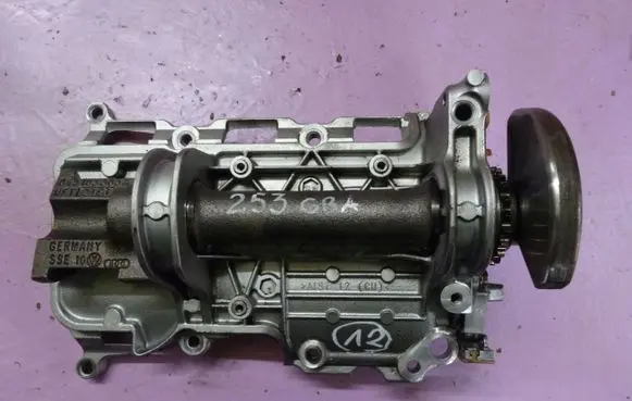 Skoda Roomster (5J) Oil pump balance shaft 045103303A