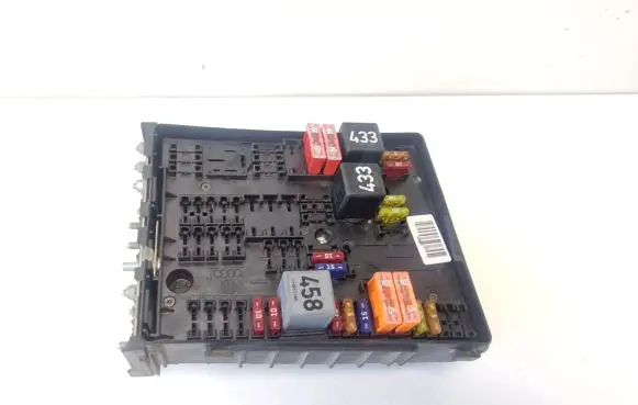 Audi A3 S3 A3 Sportback 8P Fuse module 1K0937124K