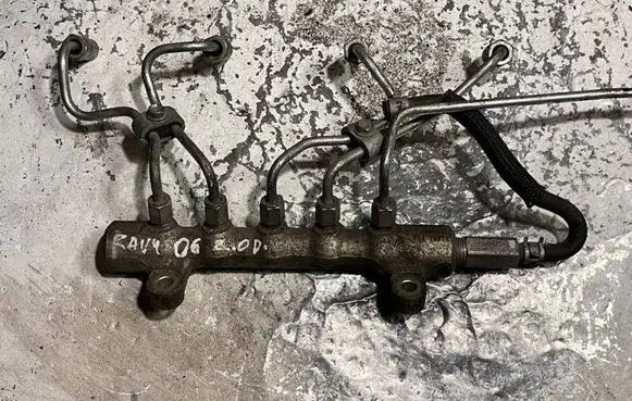 Toyota RAV 4 (XA30) Fuel main line pipe