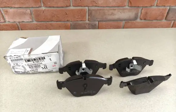 BMW 3 E90 E91 Brake pads (front) 6780711