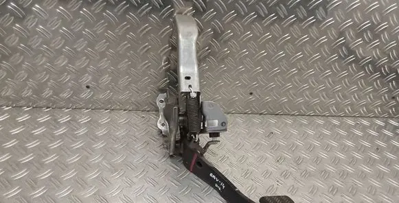 Toyota RAV 4 (XA40) Brake pedal 