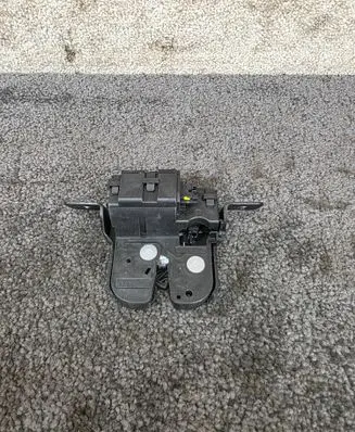BMW M2 F87 Tailgate/trunk/boot lock/catch/latch 7304559