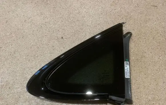 Porsche Taycan 9J1 Rear side window 9J1845298