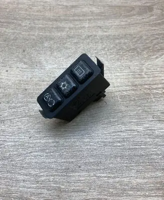 BMW 5 E34 Windscreen/window heater switch 1391767 03051010