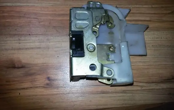 Renault Espace III Front door lock