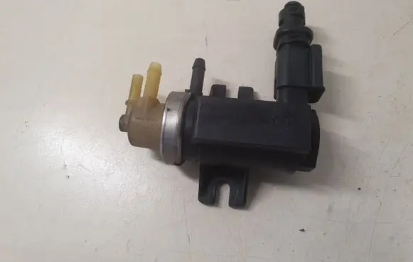 Citroen C4 I Picasso Turbo solenoid valve 9672875080