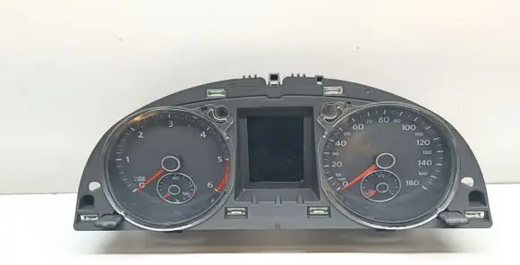 Volkswagen PASSAT CC Speedometer (instrument cluster) 3C8920970S