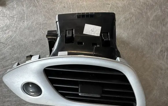 Renault Scenic III - Grand scenic III Dashboard side air vent grill/cover trim 1012124