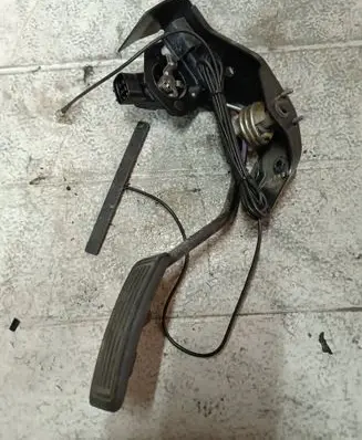 Toyota Avensis T250 Accelerator throttle pedal 