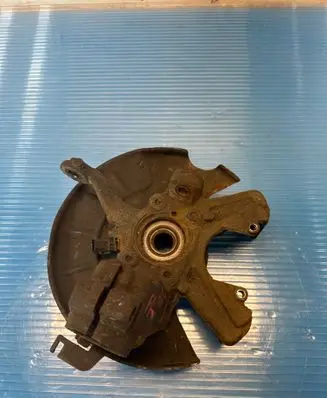 Volkswagen Golf VI Front wheel hub spindle knuckle