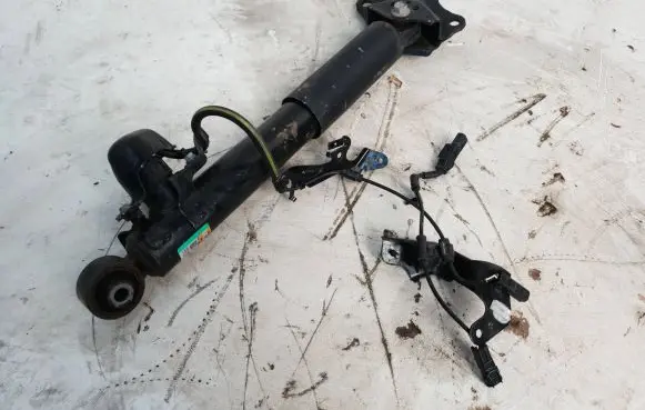 Lexus RX 450H Rear shock absorber/damper 4853048400 0916584 211125A