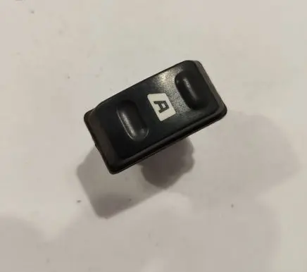 Citroen Xsara Picasso Electric window control switch 22681