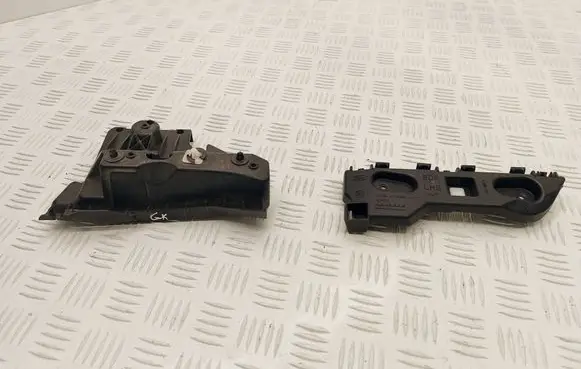 Ford Focus Rear bumper mounting bracket JX7B17D981A1 JX7BA17E851A