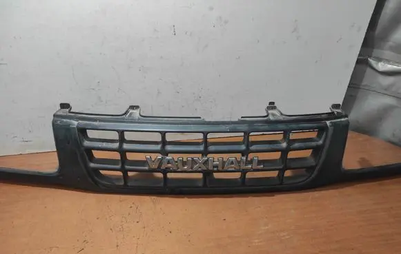 Opel Frontera B Front bumper upper radiator grill 07059827 89714451200