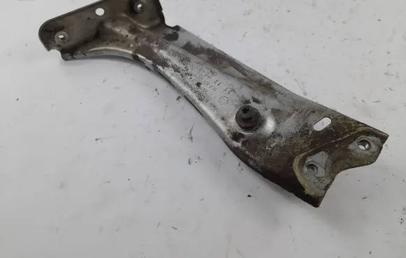 Skoda Octavia Mk3 (5E) Fender mounting bracket 5E0821141