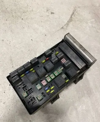 Chrysler Grand Voyager IV Fuse module 05144579AC 64469H