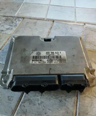 Volkswagen PASSAT B5 Engine control unit/module 038906018P