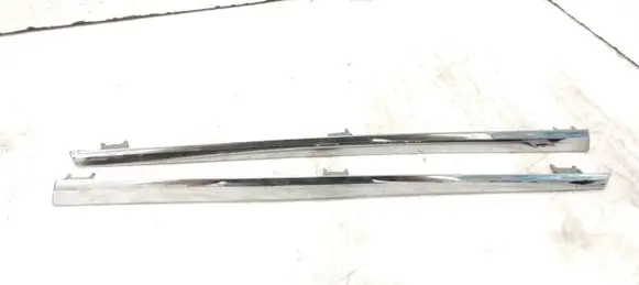 Front bumper splitter molding